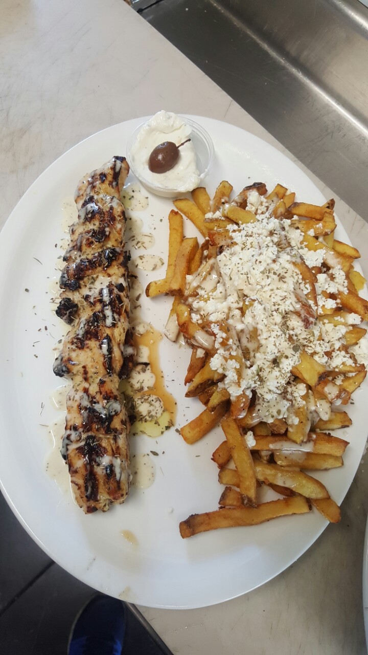 Nanoo and Memoo Greek food | 455 Rivermede Rd, Concord, ON L4K 2H4, Canada | Phone: (647) 323-0155