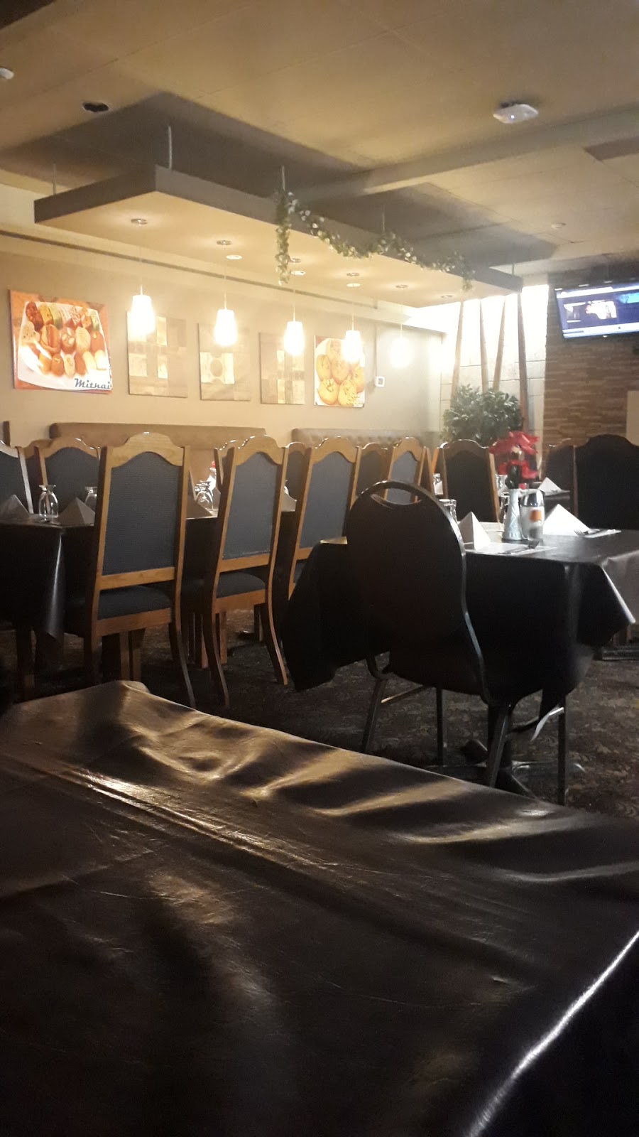 India Palace Restaurant | 770 Ellice Ave, Winnipeg, MB R3G 0B8, Canada | Phone: (204) 774-6061