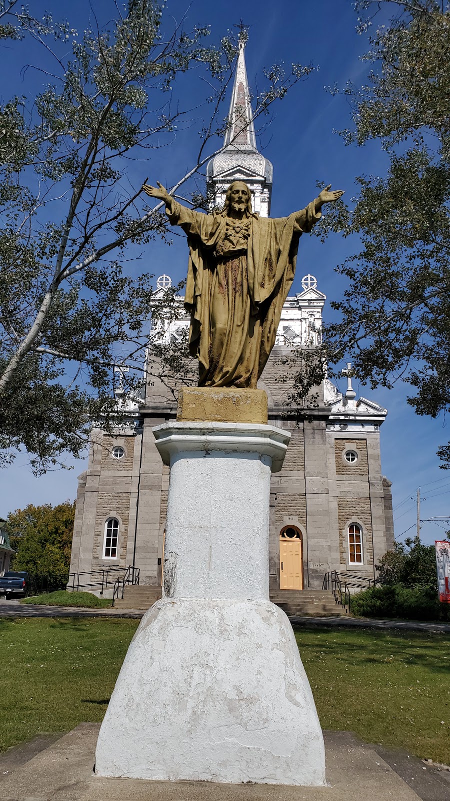 Sainte-Angélique Church | 292 PAPINEAU, Papineauville, QC J0V 1R0, Canada