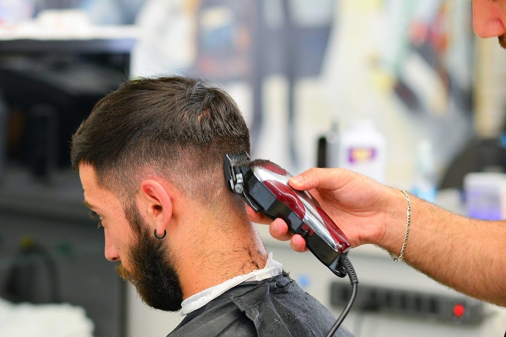 Habeeb Barber Shop | 1827 Lawrence Ave E, Toronto, ON M1P 4W5, Canada | Phone: (647) 350-8393