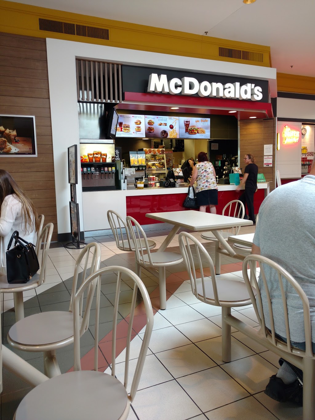 McDonalds | 1111 Boul. Jutras E La Grande Place Des Bois Francs, Victoriaville, QC G6S 1C1, Canada | Phone: (873) 477-0215