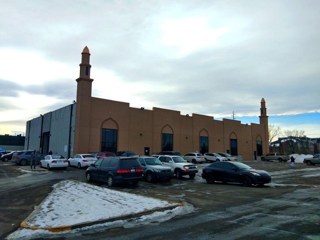 Akram Jomaa Masjid | 2624 37 Ave NE, Calgary, AB T1Y 5V7, Canada | Phone: (403) 291-0044