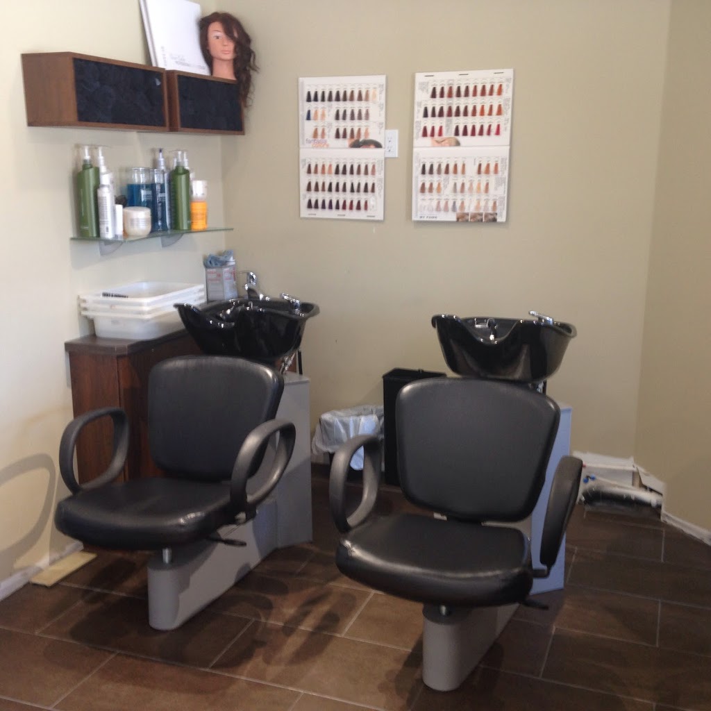 Pure Coiffure | 252 Limoges Rd, Limoges, ON K0A 2M0, Canada | Phone: (613) 443-2545