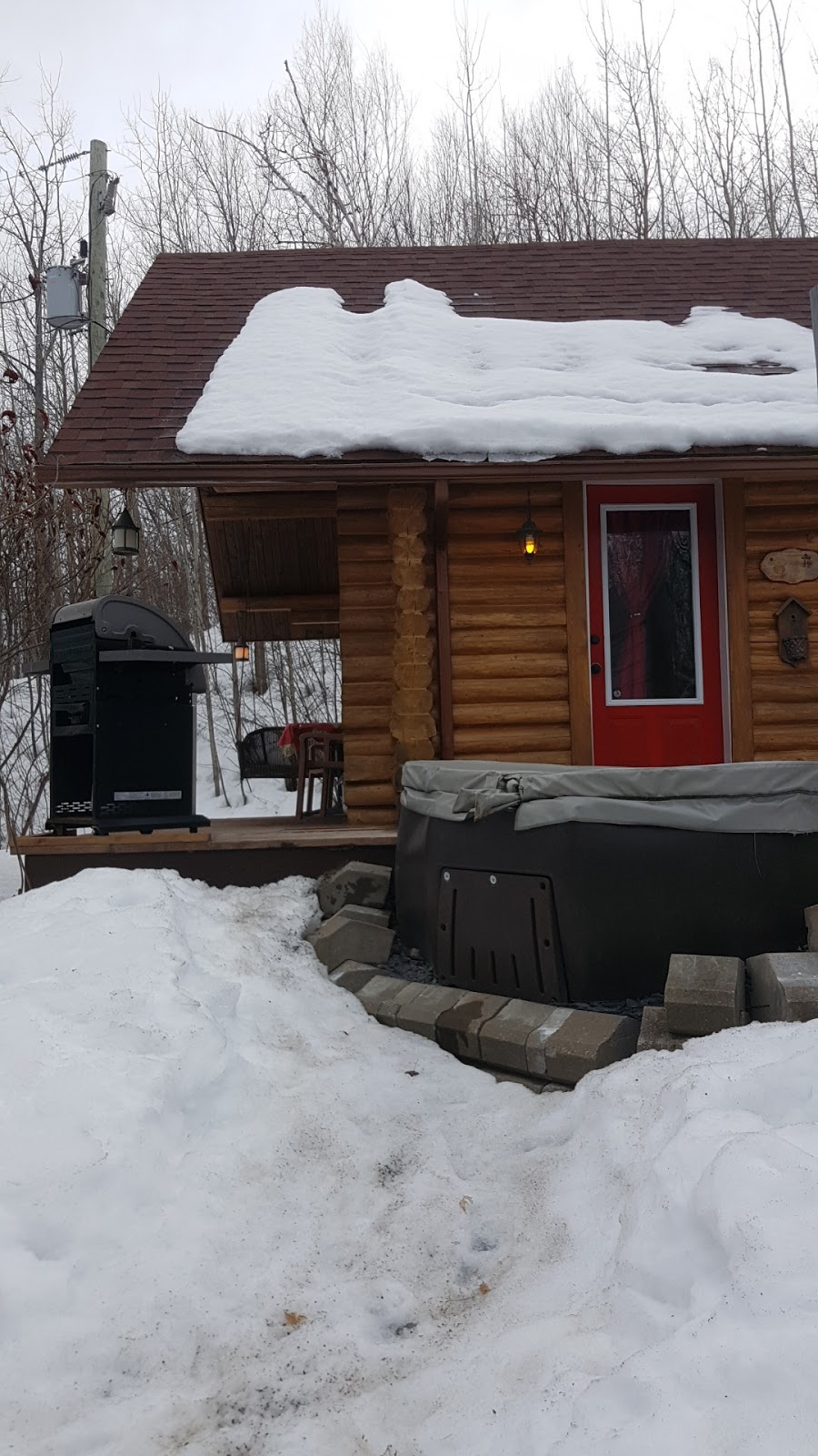 Chalets Enchantés | 4000 Boulevard Trudel E, Saint-Boniface, QC G0X 2L0, Canada | Phone: (819) 698-9988