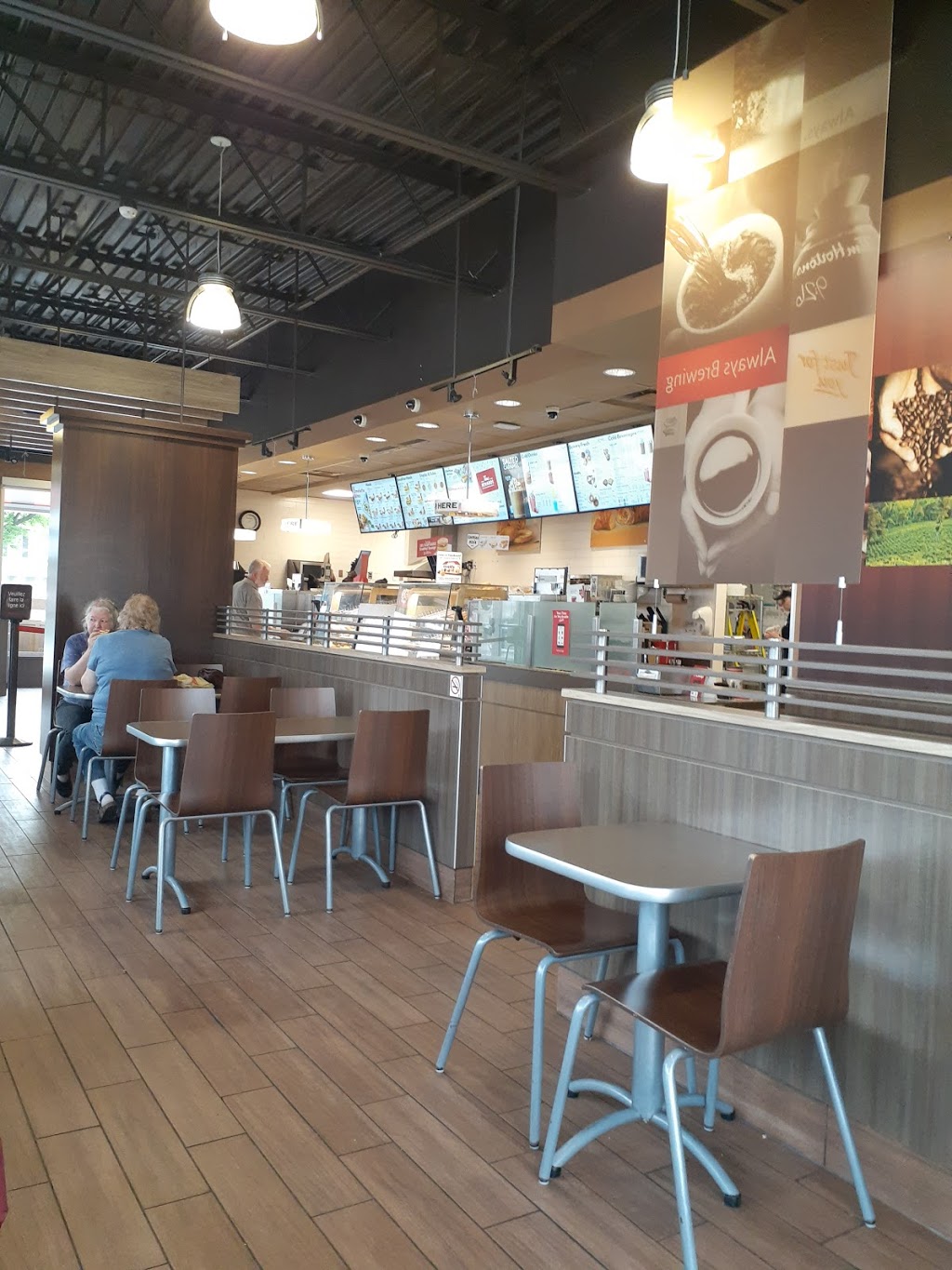 Tim Hortons | 118 Queen St, Harrow, ON N0R 1G0, Canada | Phone: (519) 738-0054