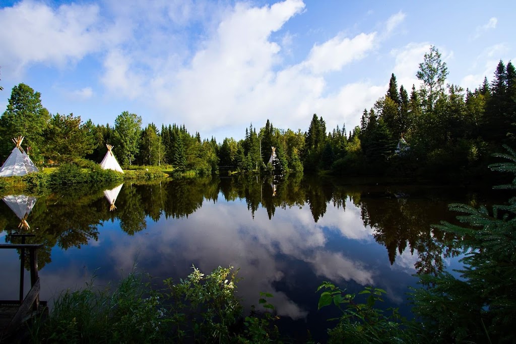 Chalets Nikamishuk | 5 Chem. des Beaudoin, Saint-Tite-des-Caps, QC G0A 4J0, Canada | Phone: (418) 455-2655