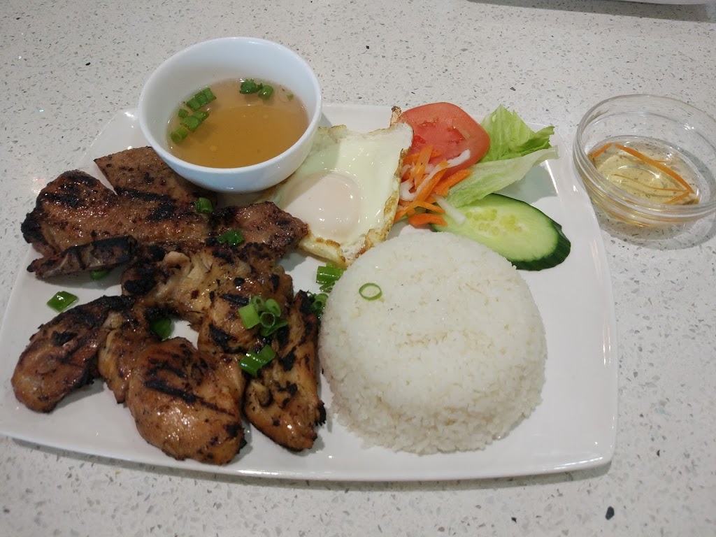 Pho Ao Sen | 3221 Derry Rd W, Mississauga, ON L5N 7L7, Canada | Phone: (905) 824-2888