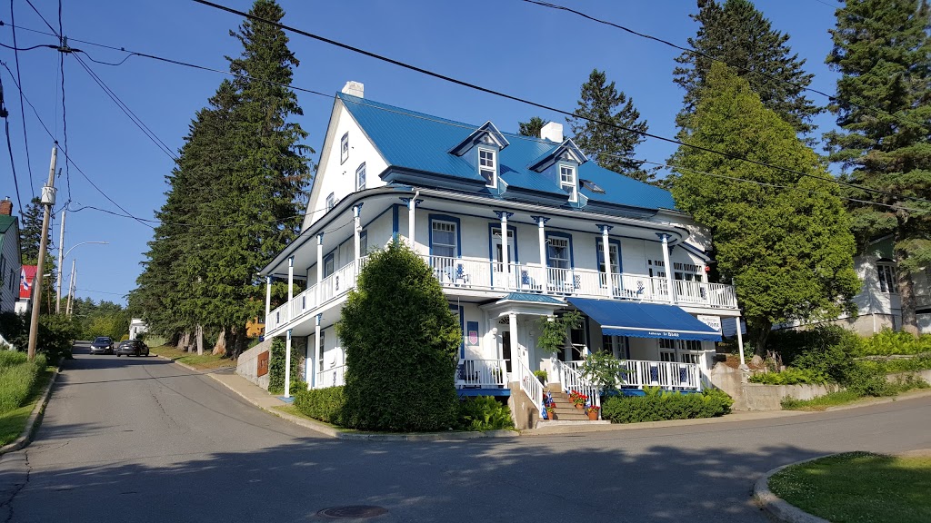 Auberge Le Bome | 720 2e Av, Grandes-Piles, QC G0X 1H0, Canada | Phone: (819) 538-2805