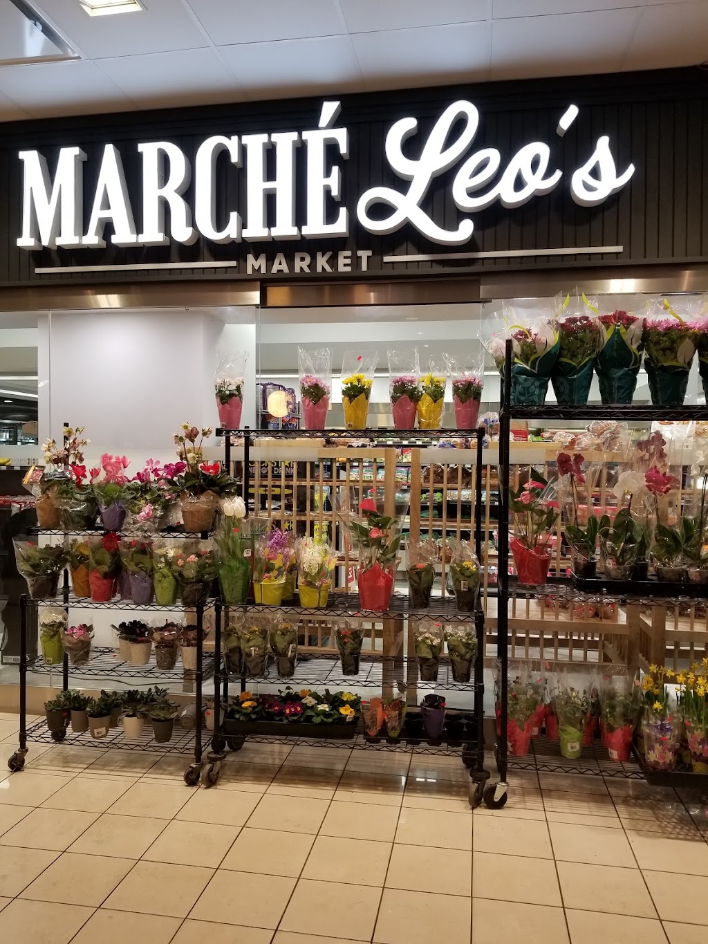 Marché Leos Bay St. | 595 Bay St., Toronto, ON M5G 2R3, Canada | Phone: (416) 597-0100