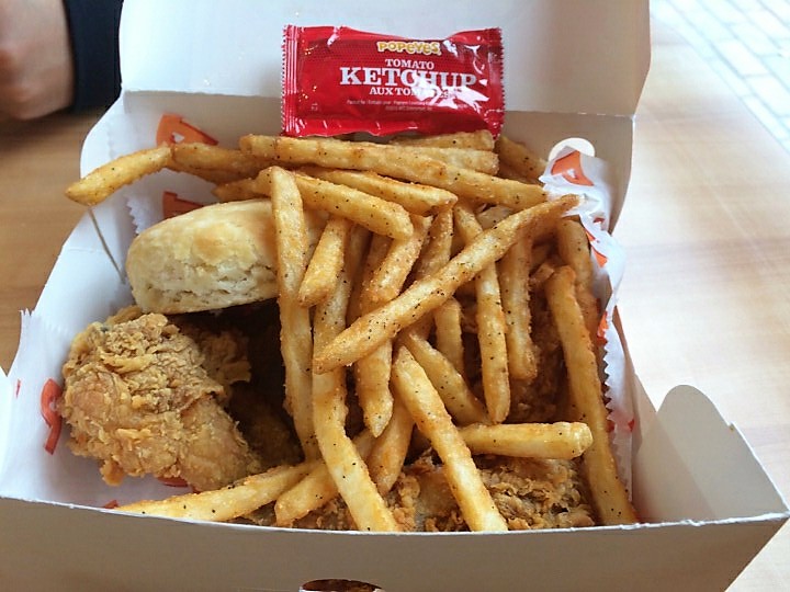 Popeyes Louisiana Kitchen | College Square, 1365 Woodroffe Ave, Nepean, ON K2G 1V7, Canada | Phone: (613) 422-7111