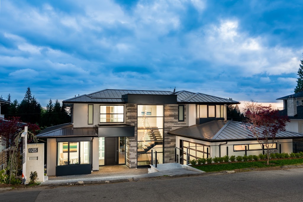 Sotheby’s International Realty: Clive, Steve & Paul | 3164 Edgemont Blvd, North Vancouver, BC V7R 2N9, Canada | Phone: (604) 908-2685