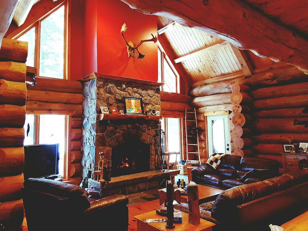 Log Cabin Bed & Breakfast @ Hemlock Point | 382 Pinegrove Rd, Perry, ON P0A 1J0, Canada | Phone: (705) 636-5541