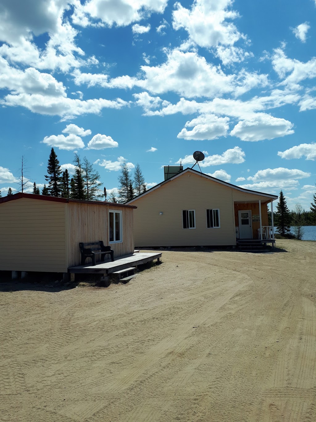 Pourvoirie Le chenail du nord | de Travers, Lac-, La Haute-Côte-Nord, QC G0T 1E0, Canada | Phone: (418) 871-1479