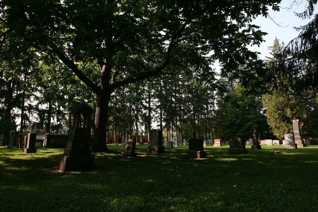 Thornhill Cemetery | 10 Royal Orchard Blvd, Thornhill, ON L3T 7R9, Canada