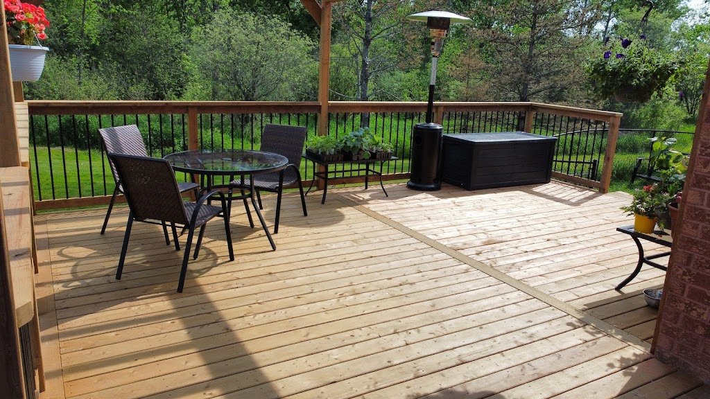 Deckadent Decking | 341 McBride Crescent, Newmarket, ON L3X 2W2, Canada | Phone: (905) 716-9637