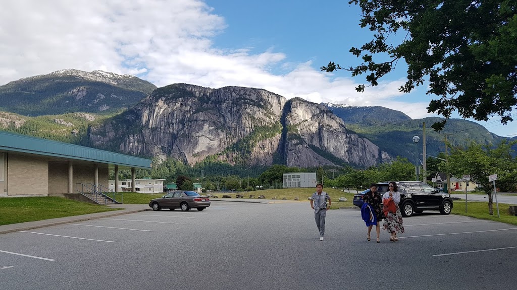 Howe Sound Secondary School | 38430 Buckley Ave, Squamish, BC V8B 0A1, Canada | Phone: (604) 892-5261