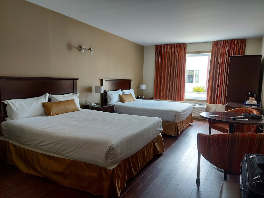 Hotel Le Voyageur | 2250 Bd Sainte-Anne, Québec, QC G1J 1Y2, Canada | Phone: (418) 661-7701