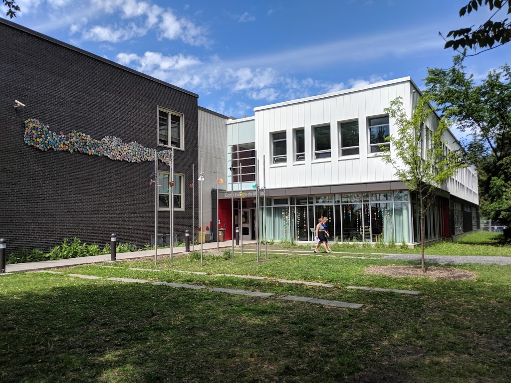 École primaire Enfants-du-Monde | 2915 Rue Marcel, Saint-Laurent, QC H4R 1B2, Canada | Phone: (514) 855-2274