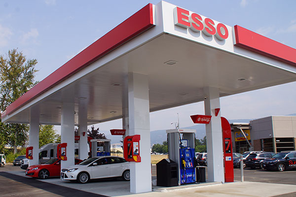 Esso | 5540 Airport Way #1, Kelowna, BC V1V 1S1, Canada | Phone: (778) 753-7066