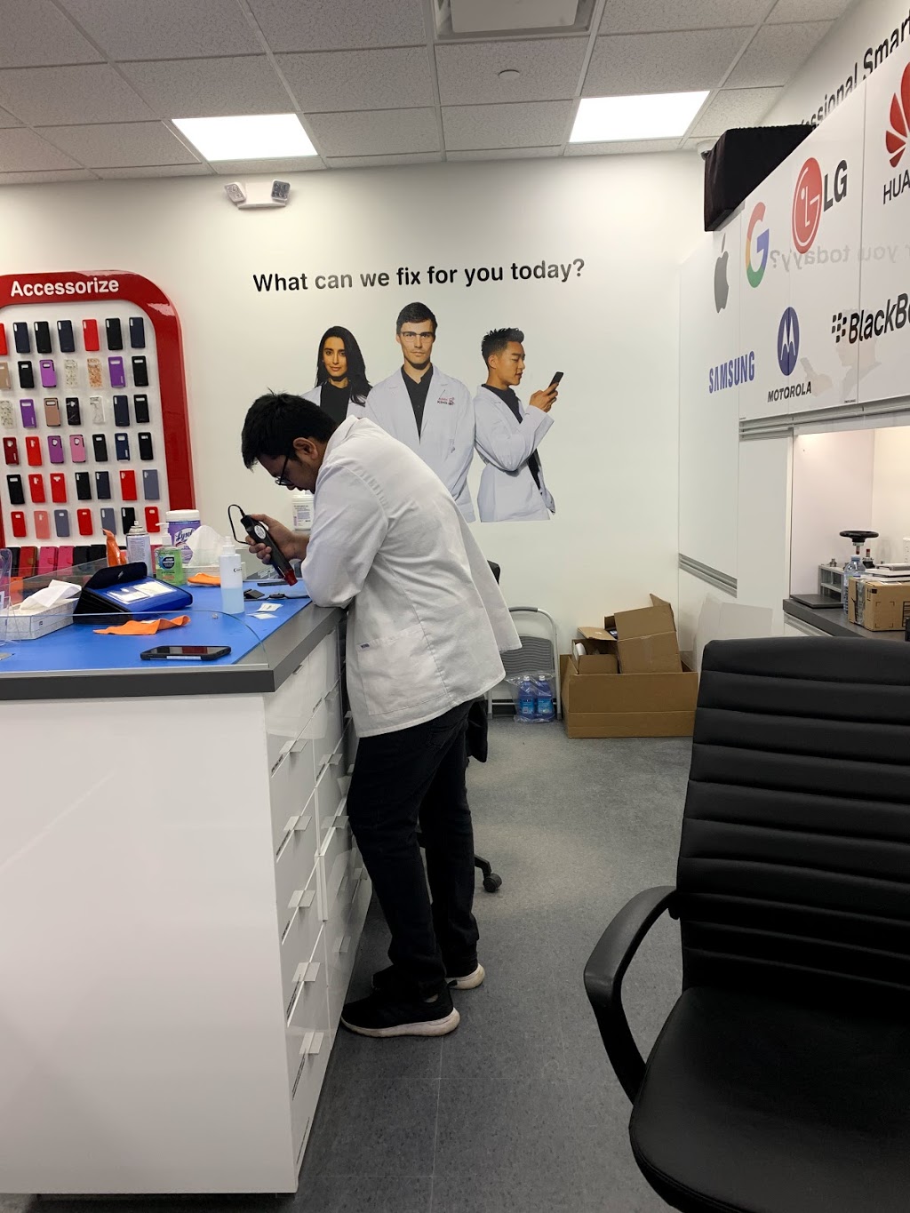 Mobile Klinik Professional Smartphone Repair - Sarnia | Inside the Walmart Supercentre, 1444 Quinn Dr, Sarnia, ON N7S 6M8, Canada | Phone: (519) 479-0737