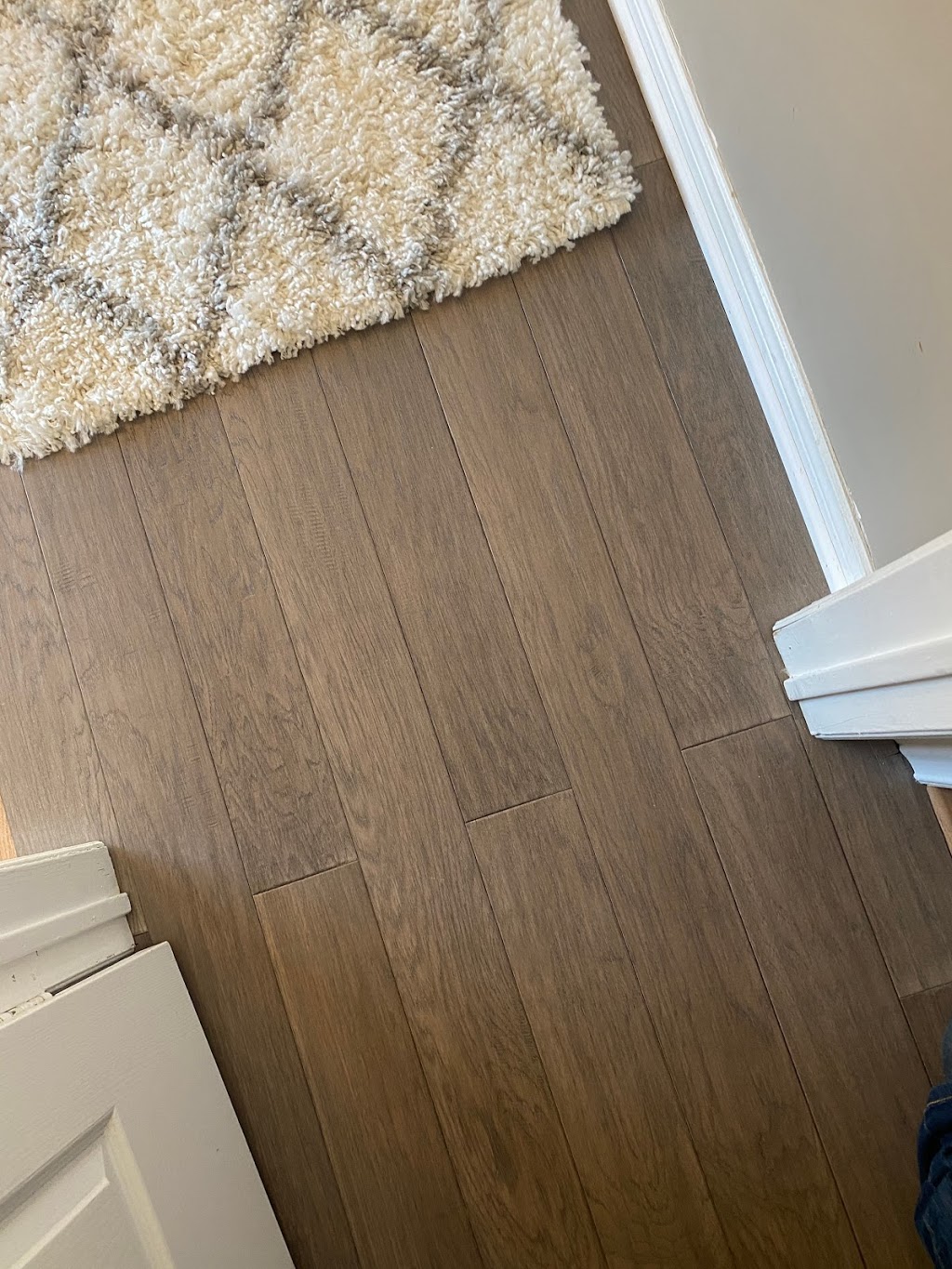 Hardwood, Laminate, Vinyl Flooring - Giant Burlington | 4057 Fairview St, Burlington, ON L7L 2A4, Canada | Phone: (905) 634-0009