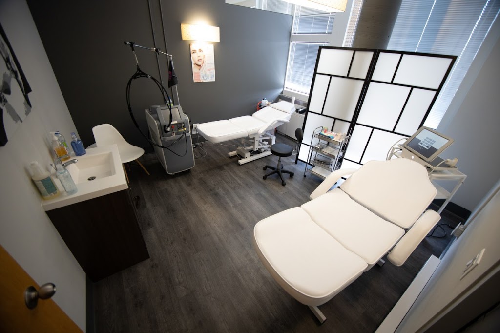 Elegance Cosmetic Clinic | 302-8199 Yonge St, Thornhill, ON L3T 2C6, Canada | Phone: (416) 900-8792