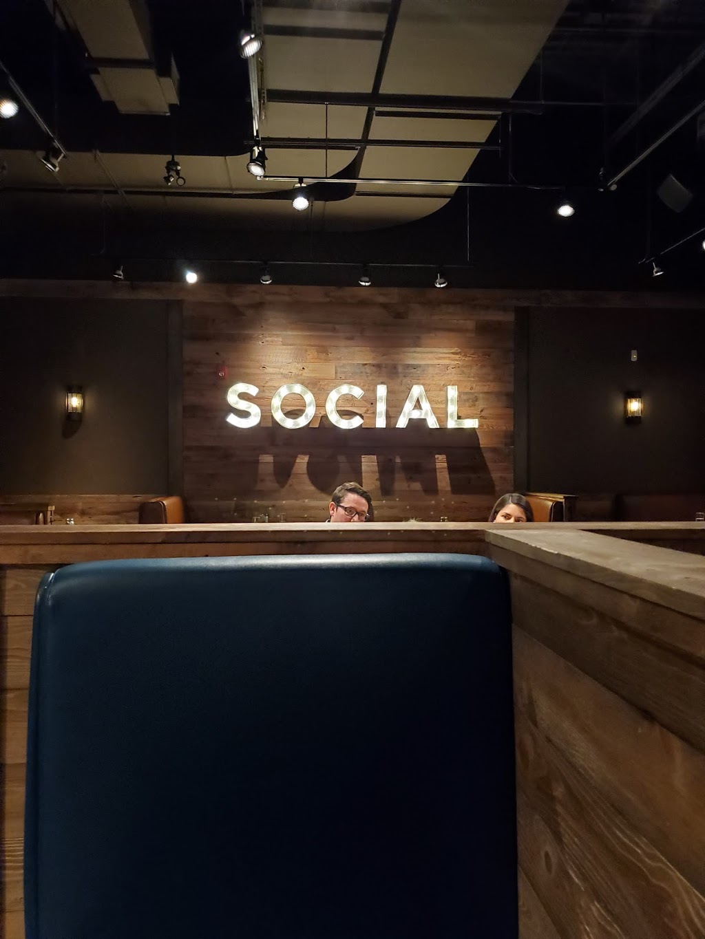 Union Social Eatery | 5042 Satellite Dr Unit F1, Mississauga, ON L4W 0E3, Canada | Phone: (905) 282-1235