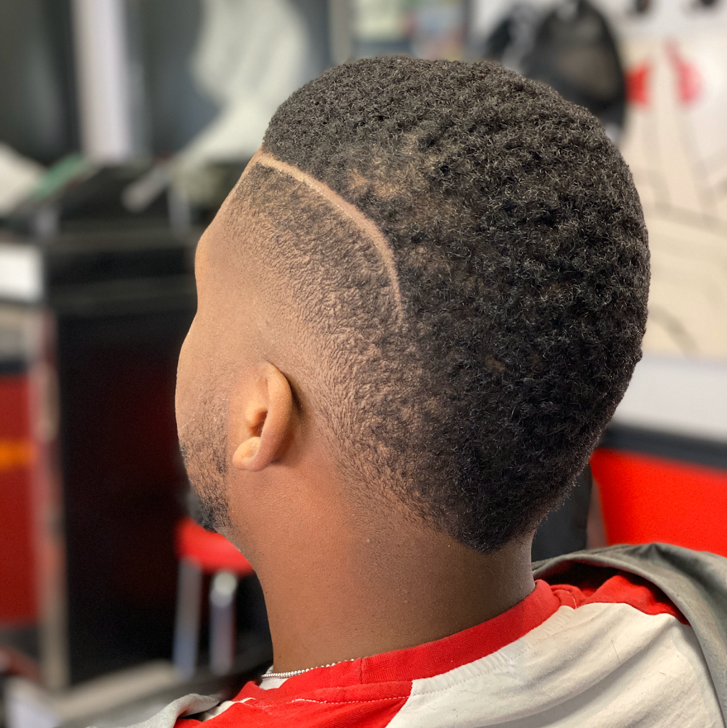 Ernies Barbershop | 1155 Davenport Rd, Toronto, ON M6H 2G4, Canada | Phone: (416) 656-1012