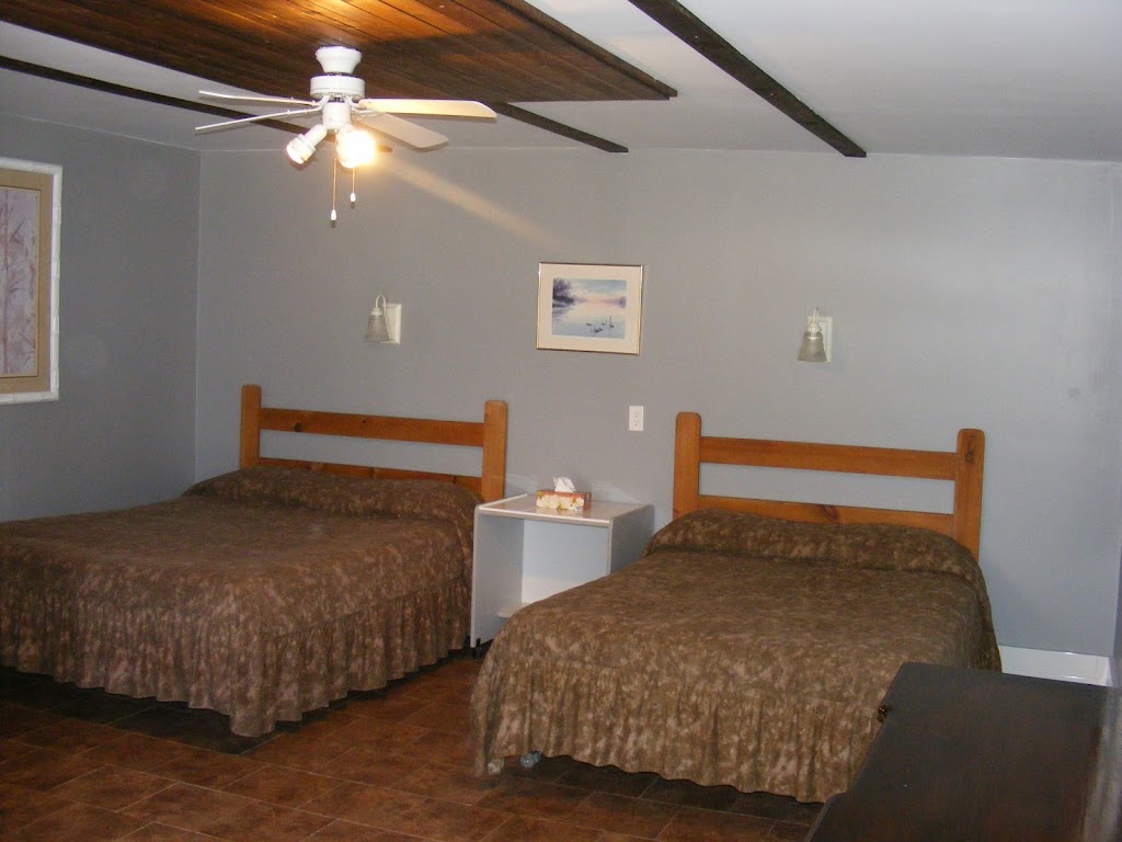 Mile Inn Motel | 151 Hwy 6, Wiarton, ON N0H 2T0, Canada | Phone: (519) 534-9805