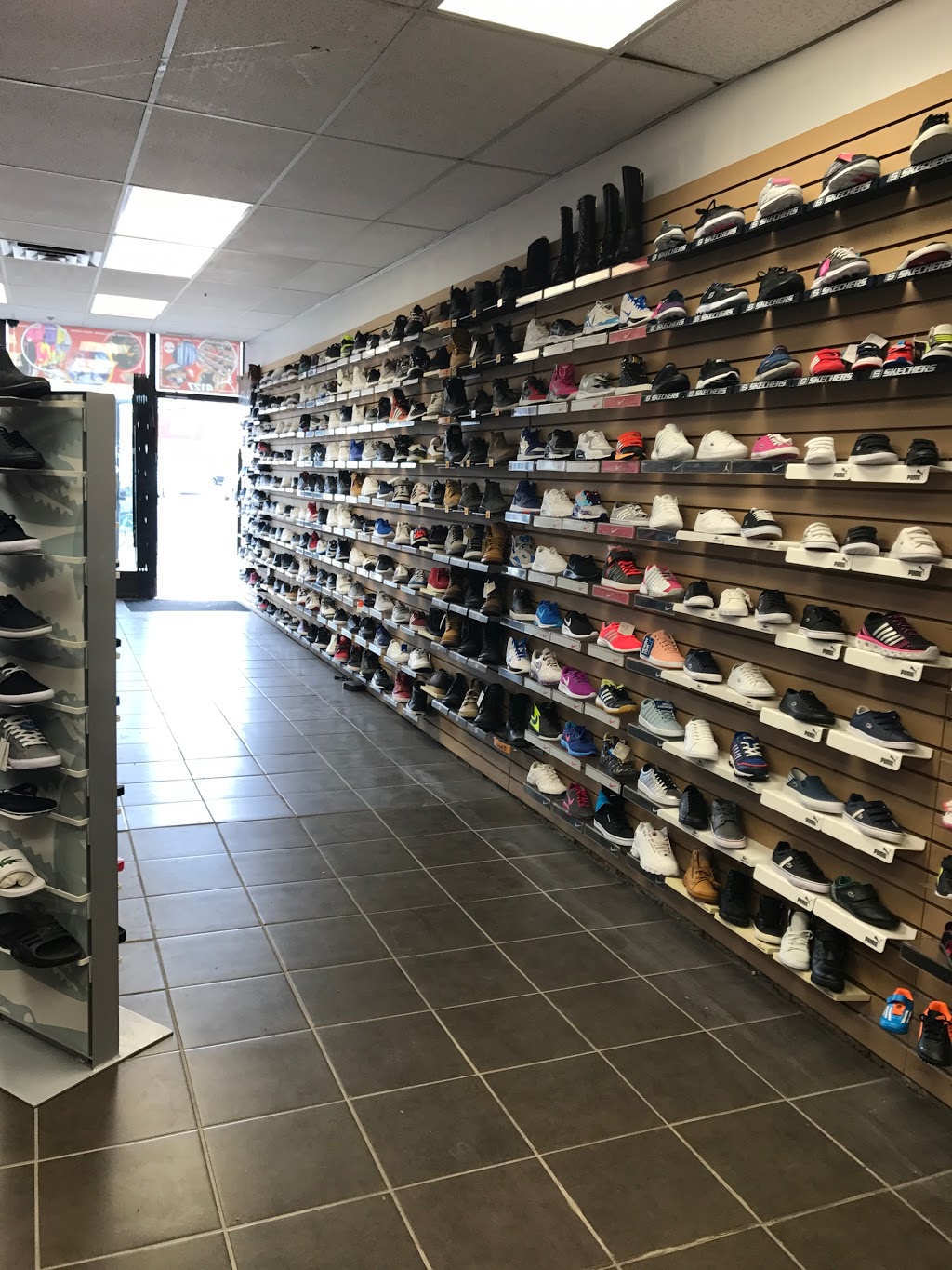 Sport Station | 4127 Rue Jean-Talon, Saint-Léonard, QC H1S 1J6, Canada | Phone: (514) 374-5555