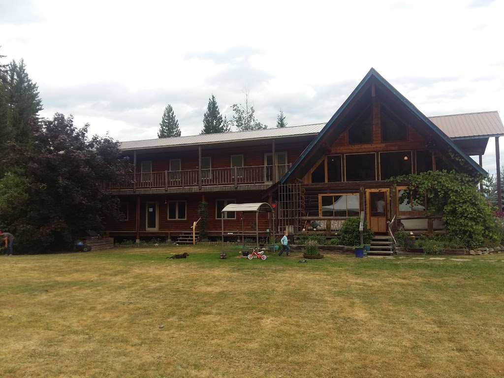 MacPherson Lodge | 2135 Clough Rd, Revelstoke, BC V0E 2S0, Canada | Phone: (250) 837-7041