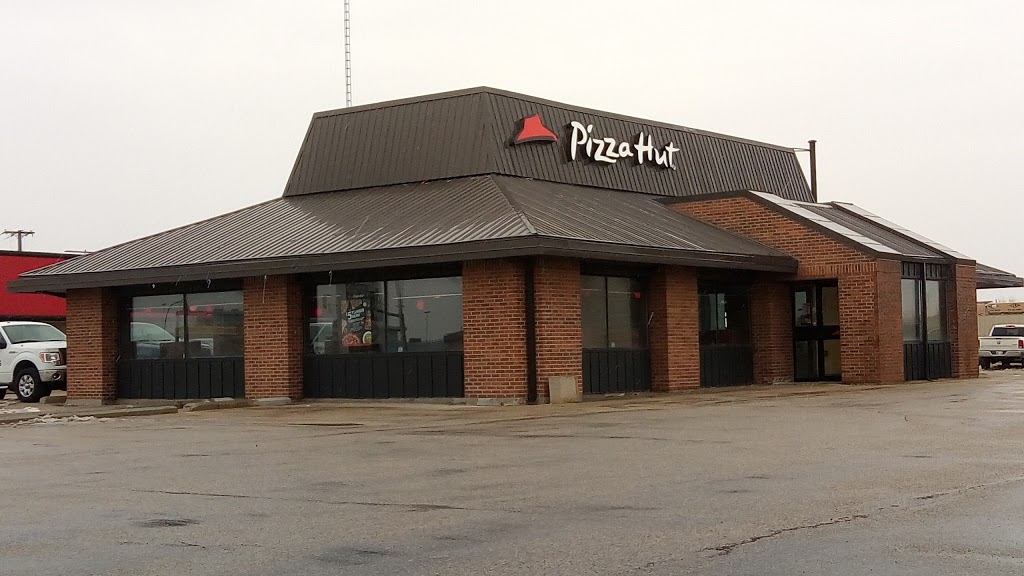 Pizza Hut | 106 Highway 12 North, Steinbach, MB R5G 1T4, Canada | Phone: (204) 326-5555