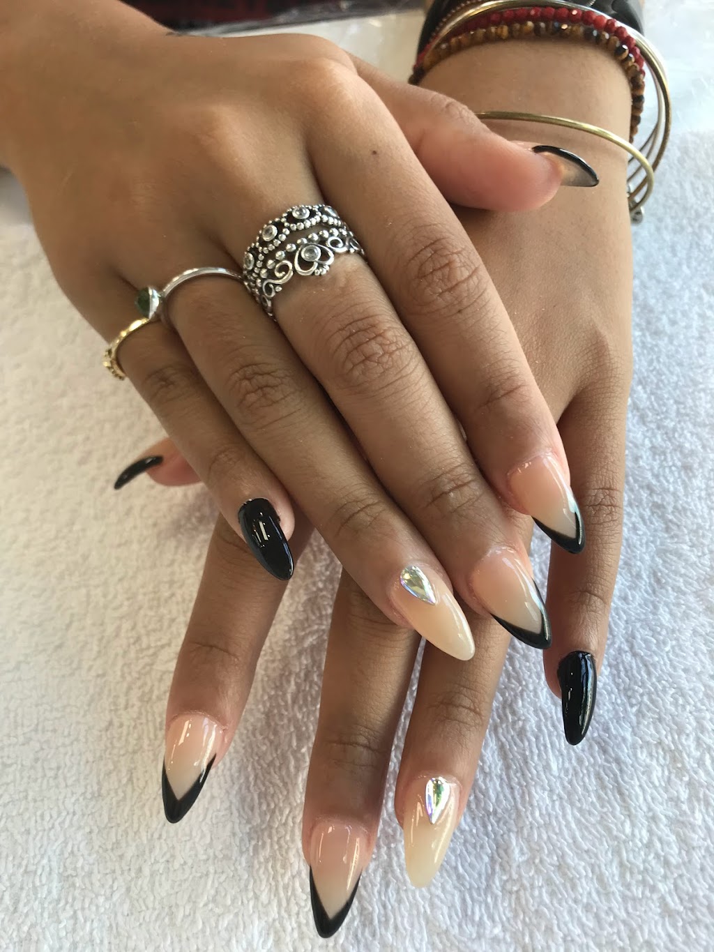 LINDALY NAILS (Waterloo) | 600 Laurelwood Dr, Waterloo, ON N2V 2V1, Canada | Phone: (519) 883-4046