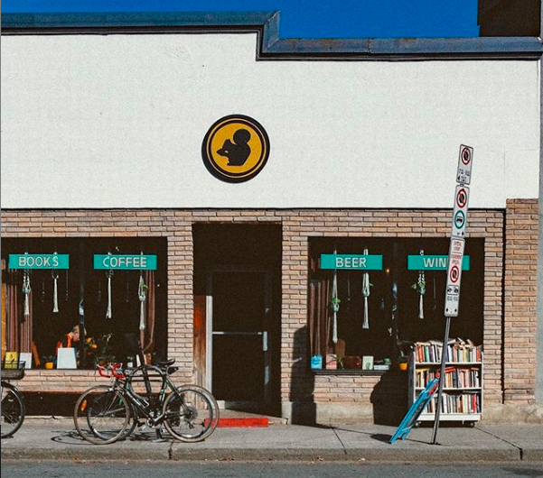 Black Squirrel Books & Espresso Bar | 1073 Bank St, Ottawa, ON K1S 3W9, Canada | Phone: (613) 422-9050