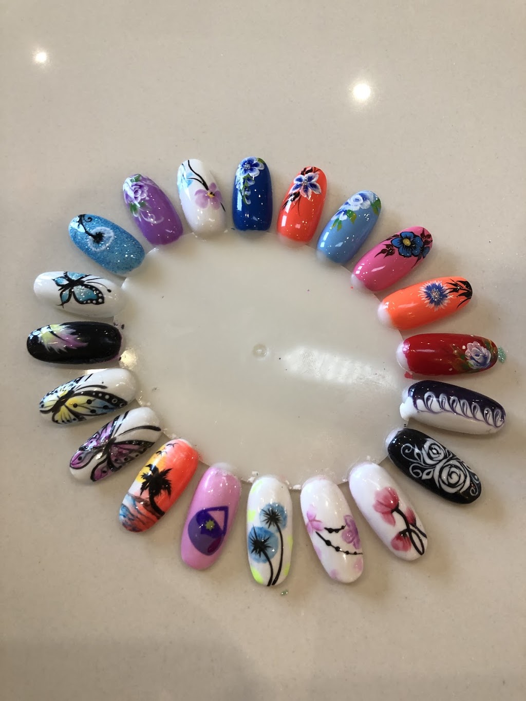 Nice One Nails | 5 Woodlawn Rd W, Guelph, ON N1H 1G8, Canada | Phone: (519) 766-1164