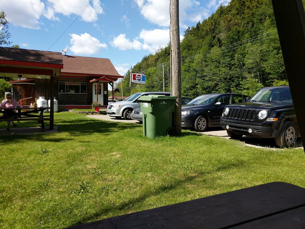 Casse-Croute Le Petit Baril | 1789 Route du N, Grenville, QC J0V 1J0, Canada | Phone: (450) 533-4994