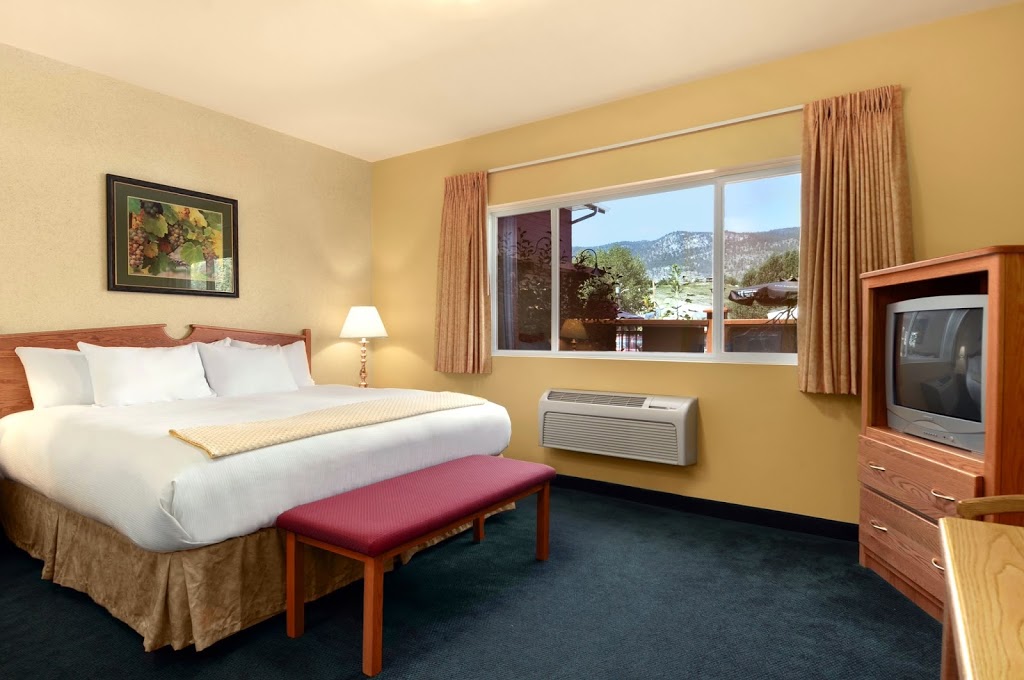 Days Inn & Conference Centre - Penticton | 152 Riverside Dr, Penticton, BC V2A 5Y4, Canada | Phone: (250) 493-6616