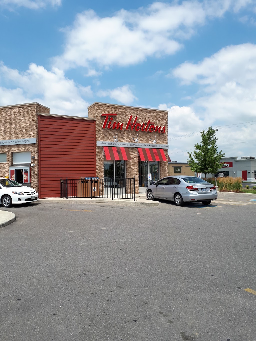 Tim Hortons | 764 St Clair St, Chatham-Kent, ON N7L 0E8, Canada | Phone: (519) 352-1110