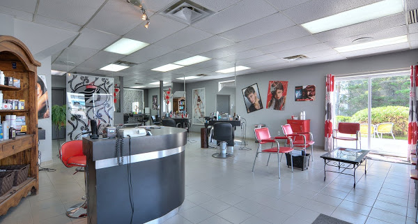 Studio beauté la tête aux pieds | 465 Rue Saint-Isidore, Saint-Lin - Laurentides, QC J5M 2V1, Canada | Phone: (450) 439-8585