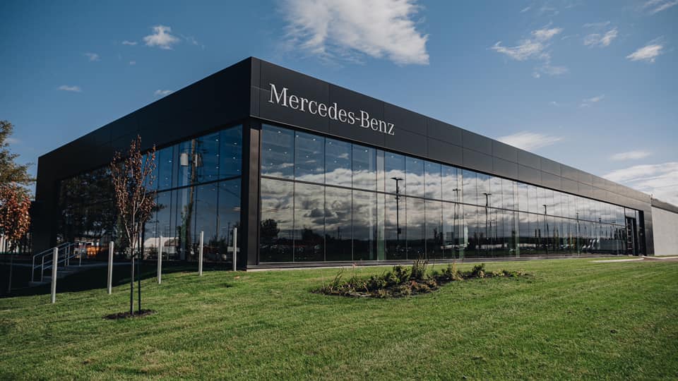 Mercedes-Benz Laval - Centre du camion | 2300 Rue Monterey, Laval, QC H7L 3H7, Canada | Phone: (450) 681-2500