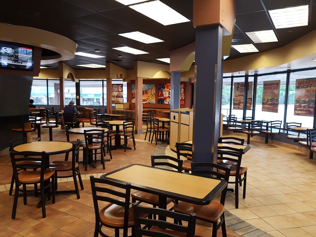 Burger King | 4141 Dixie Rd, Mississauga, ON L4W 1V5, Canada | Phone: (905) 624-1664