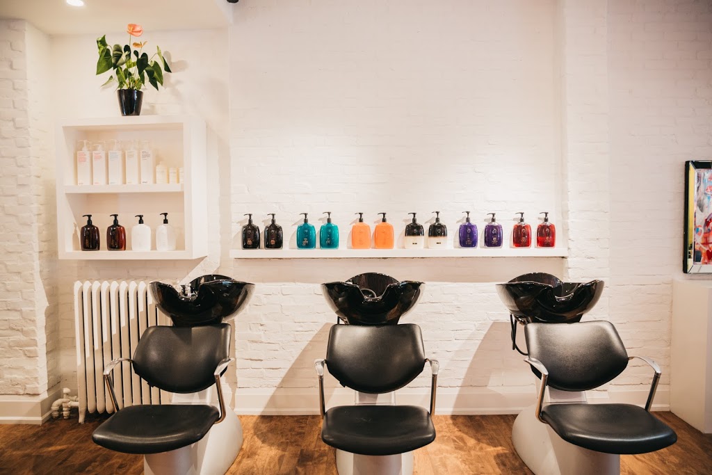 The Manor Salon | 659 Mt Pleasant Rd, Toronto, ON M4S 2N2, Canada | Phone: (416) 901-1412