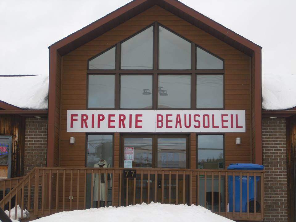 Friperie | 77 Route Principale E, Sainte-Cécile-de-Masham, QC J0X 2W0, Canada