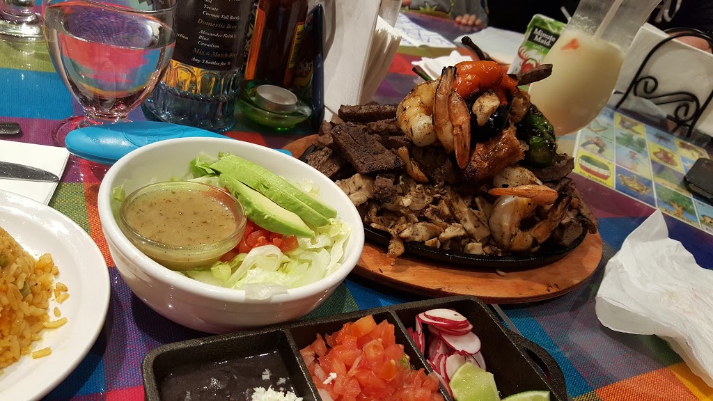 Taqueria La Bonita | 1128 Cadboro Rd, Gloucester, ON K1J 7P5, Canada | Phone: (613) 695-7373