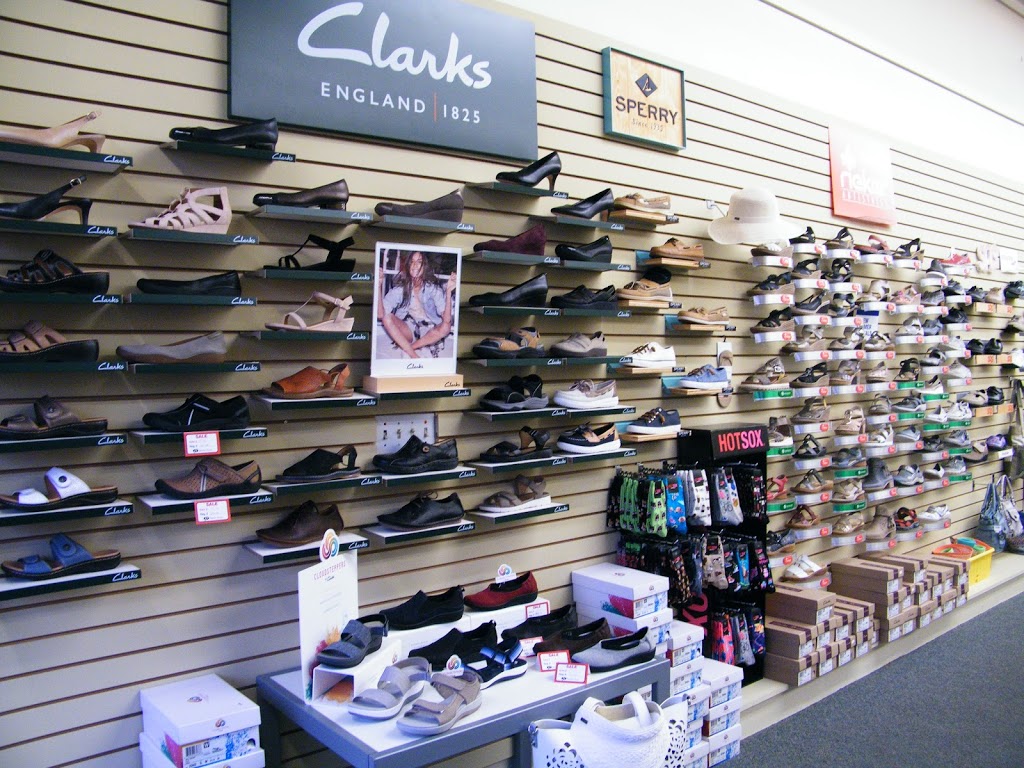 Becker Shoes Gananoque | 180 King St E, Gananoque, ON K7G 1G3, Canada | Phone: (613) 382-2633