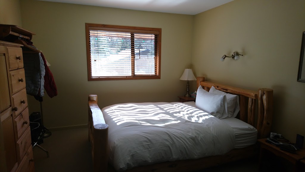 Cedar Springs B & B Lodge | 8106 Camino Dr, Whistler, BC V0N 1B8, Canada | Phone: (604) 938-8007