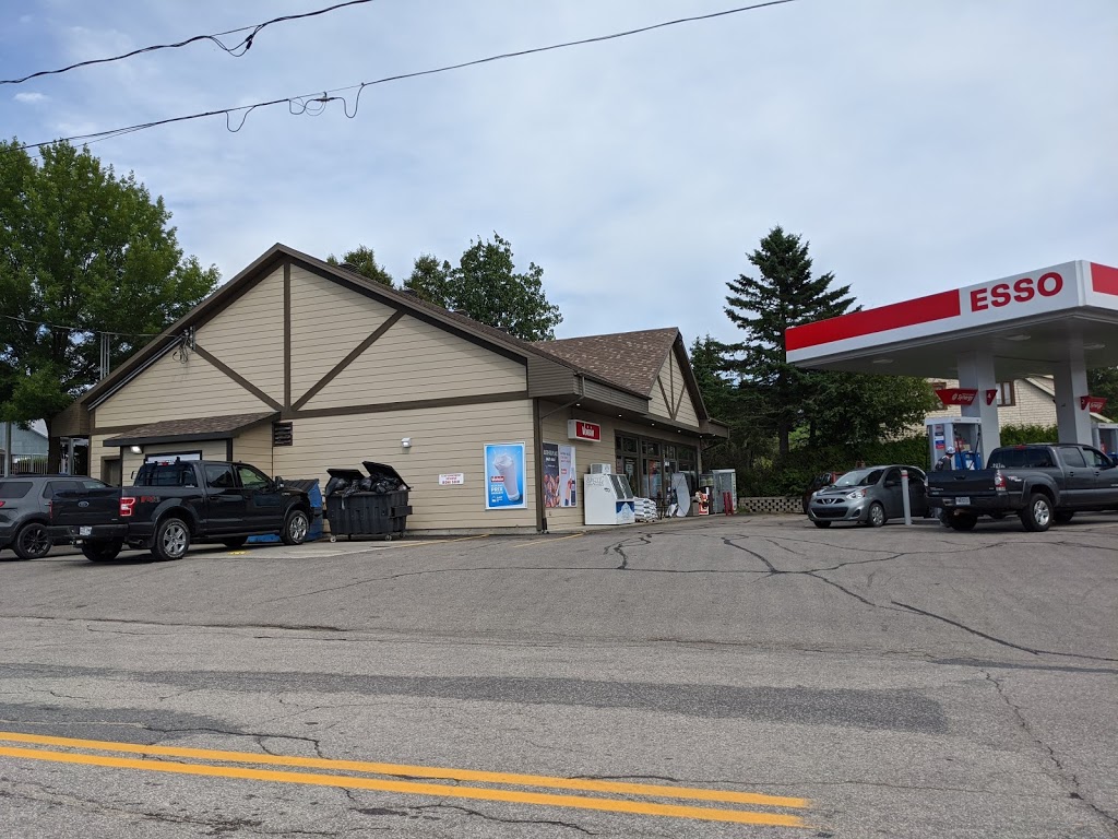 Esso | 2225 Route du Fleuve, Les Éboulements, QC G0A 2M0, Canada | Phone: (418) 635-2465