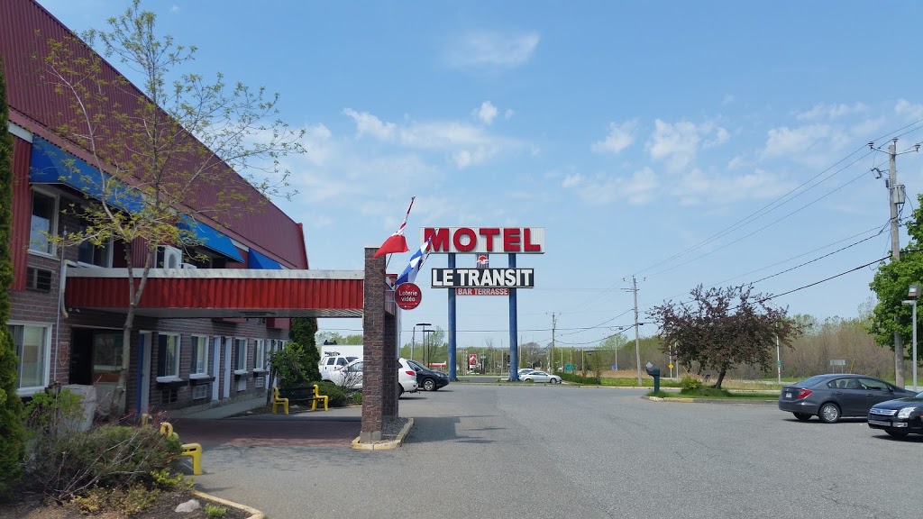 Hotel Transit | 30 Rue Brunet, Mont-Saint-Hilaire, QC J3G 4S6, Canada | Phone: (800) 467-2880