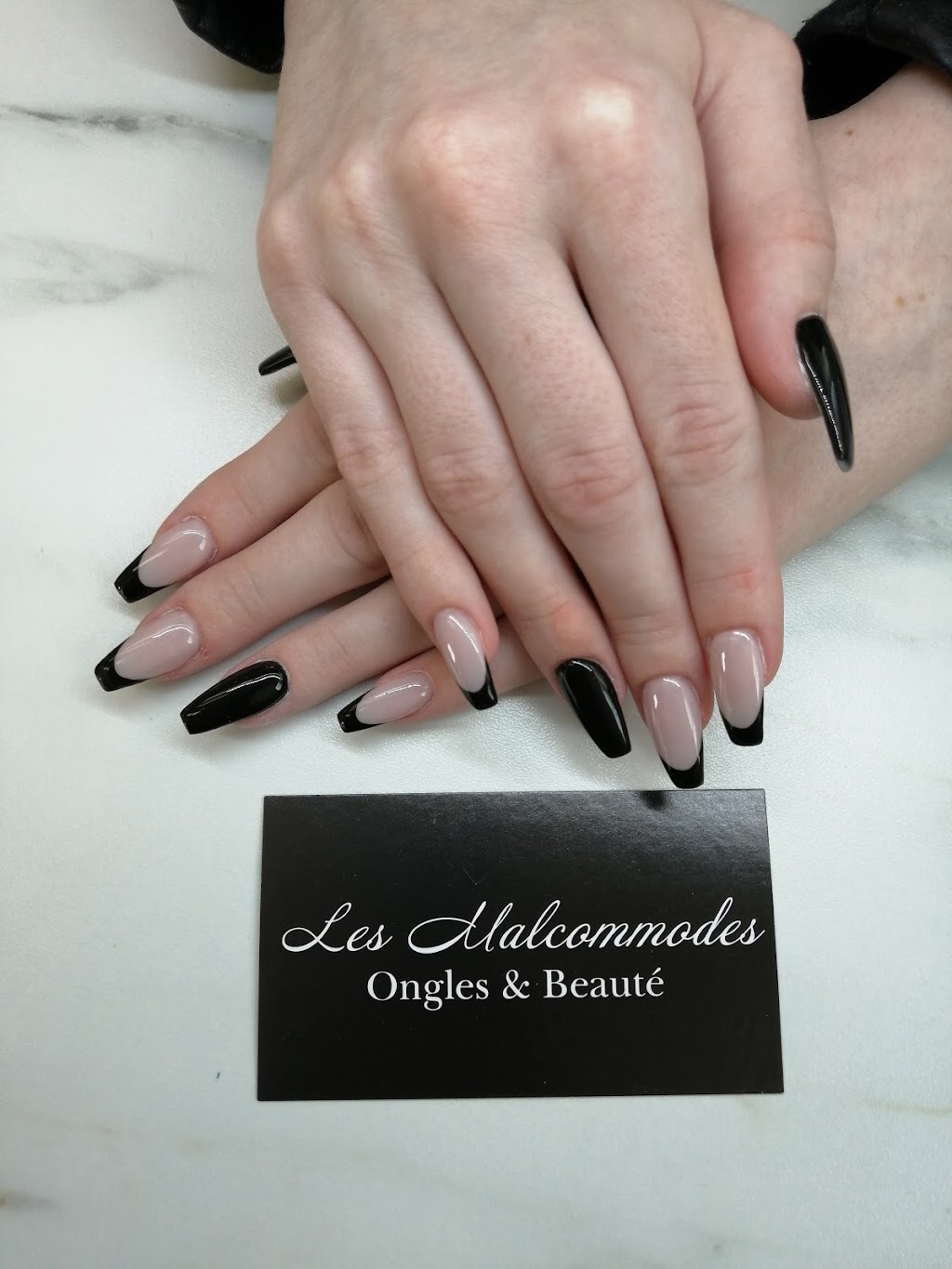 Les Malcommodes Ongles Et Beaute Inc | 70 Rue Sénécal suite 200, Saint-Jean-sur-Richelieu, QC J2W 1P3, Canada | Phone: (450) 376-3323