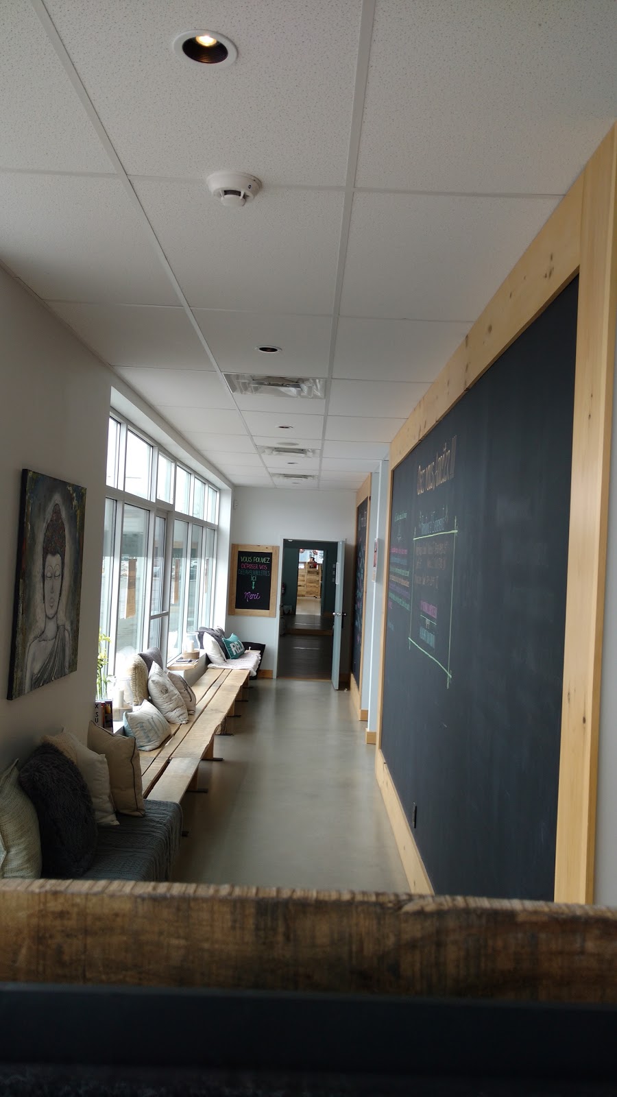 La Pause Yoga Chaud | 125 Chemin Saint-François-Xavier #107, Candiac, QC J5R 3X8, Canada | Phone: (450) 845-9642